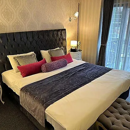 Pera Seasons Hotel 3*